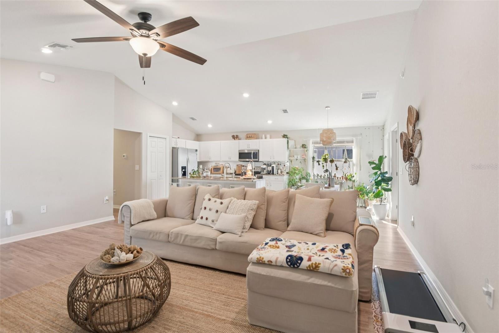 Image 11 of 45 For 523 Valentina Lane