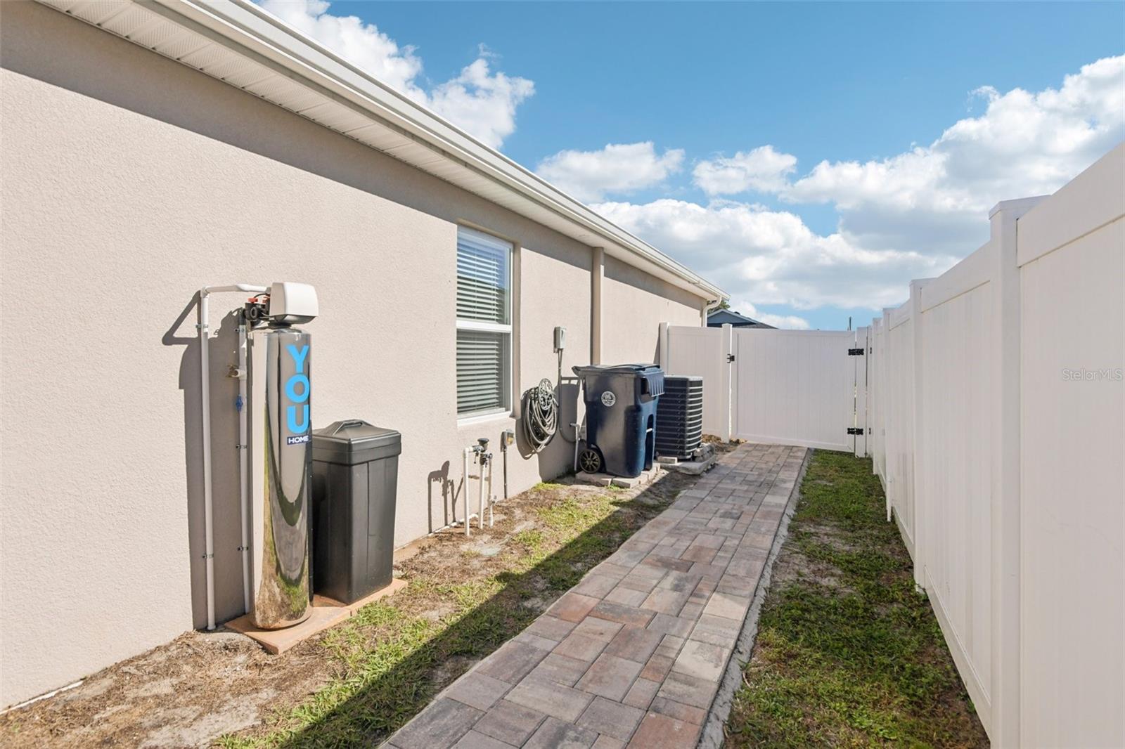 Image 31 of 45 For 523 Valentina Lane