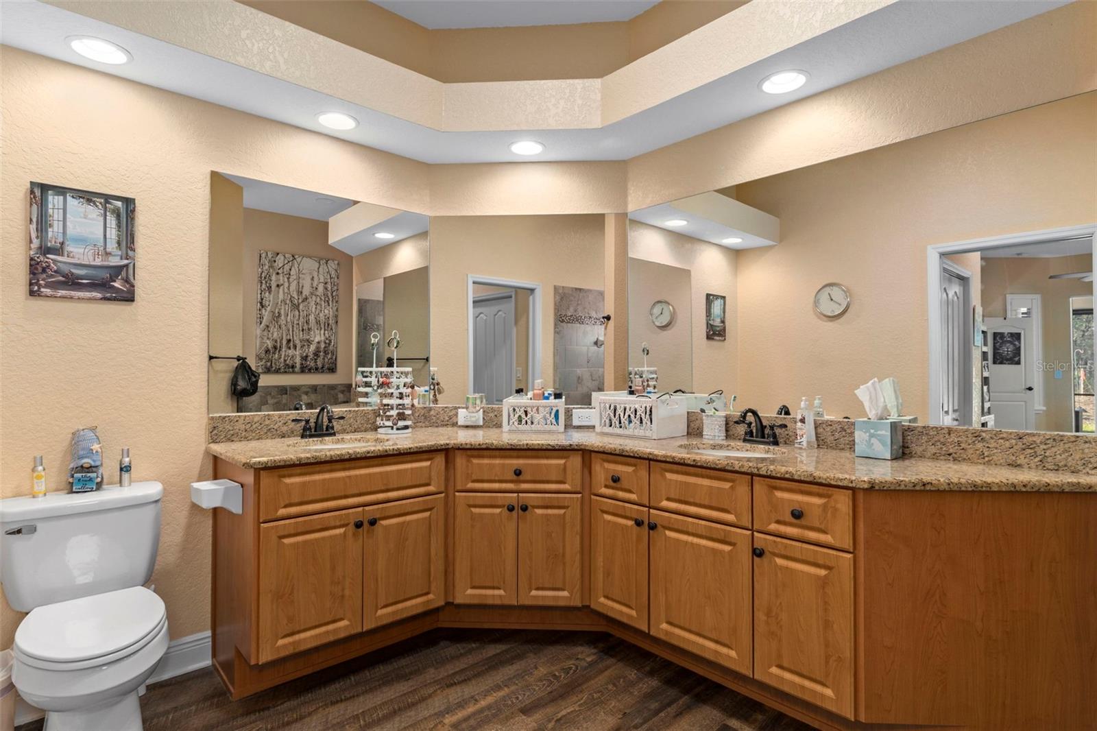 Image 30 of 63 For 39 Linder Street