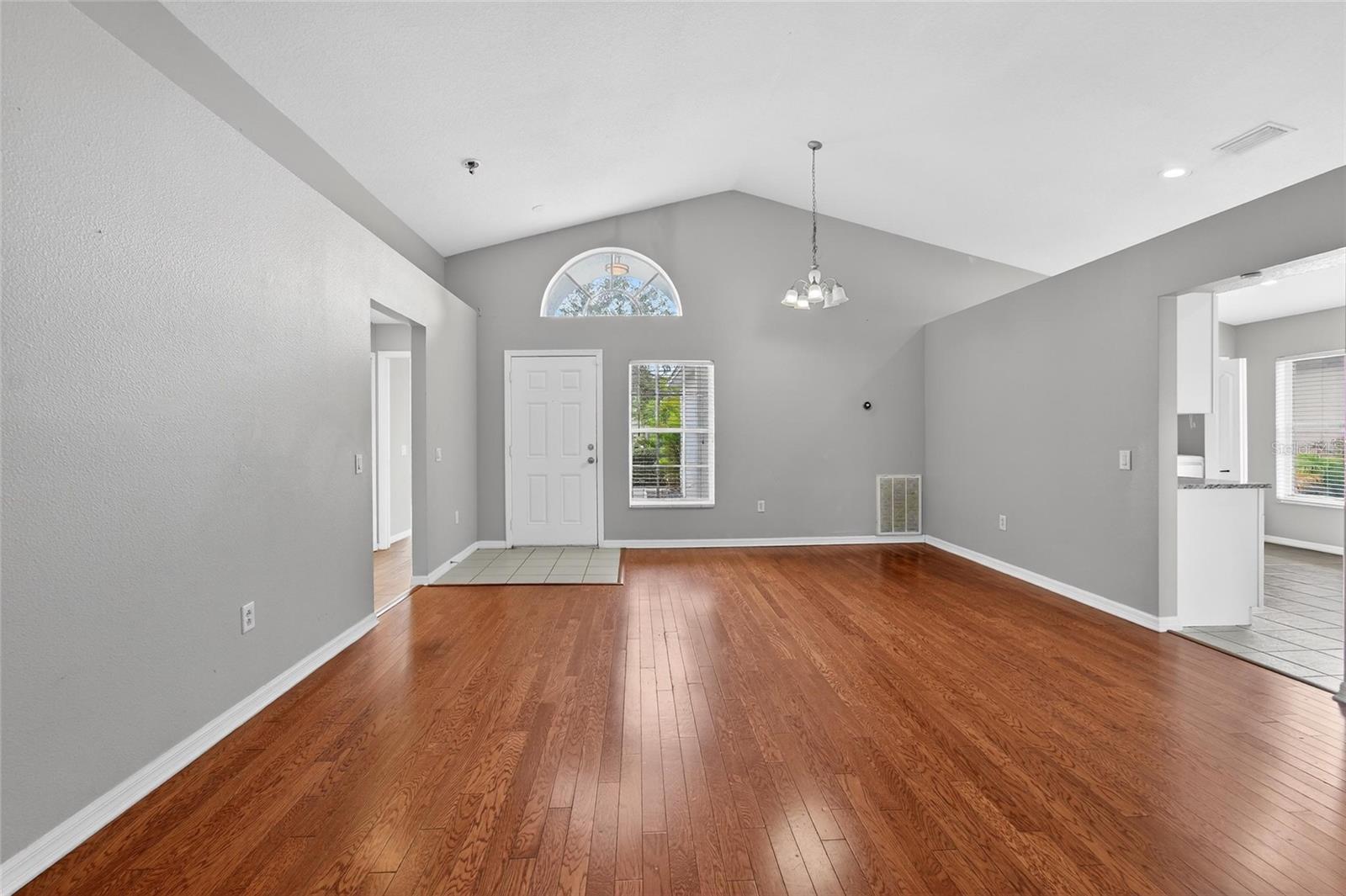 Image 11 of 58 For 11305 Symmes Lake Drive