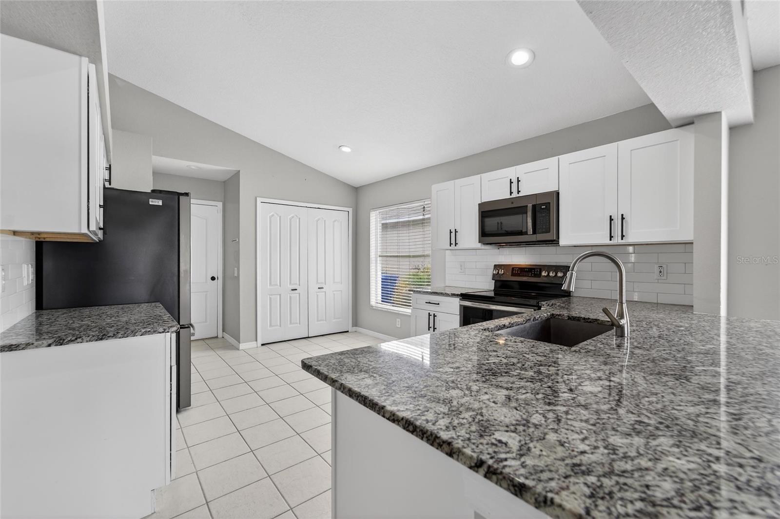 Image 16 of 58 For 11305 Symmes Lake Drive