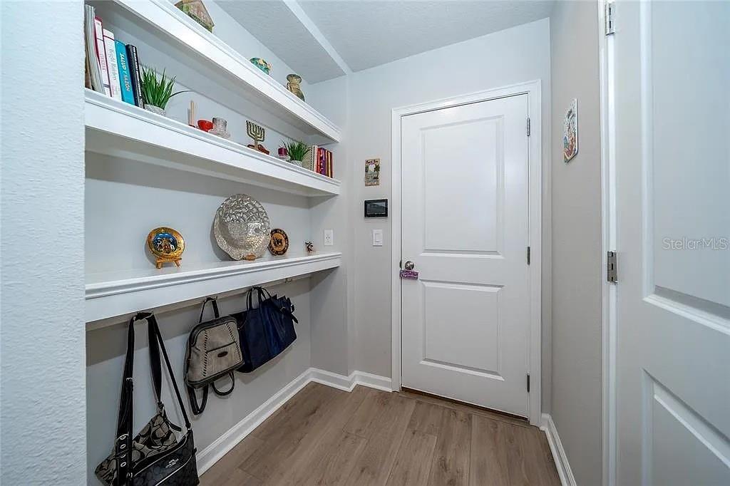 Image 10 of 23 For 26082 Woven Wicker Bend