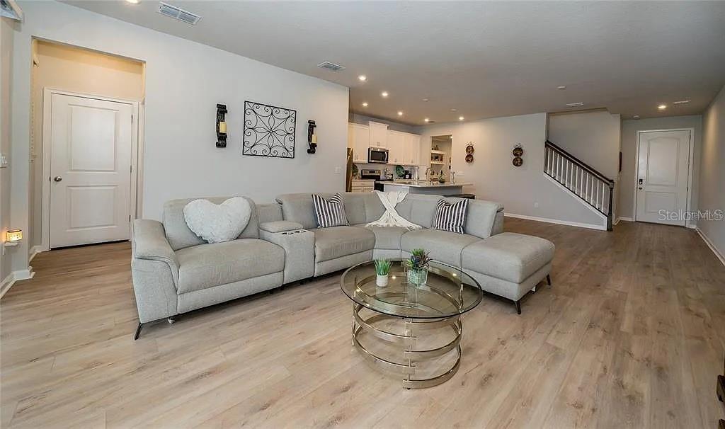 Image 7 of 23 For 26082 Woven Wicker Bend