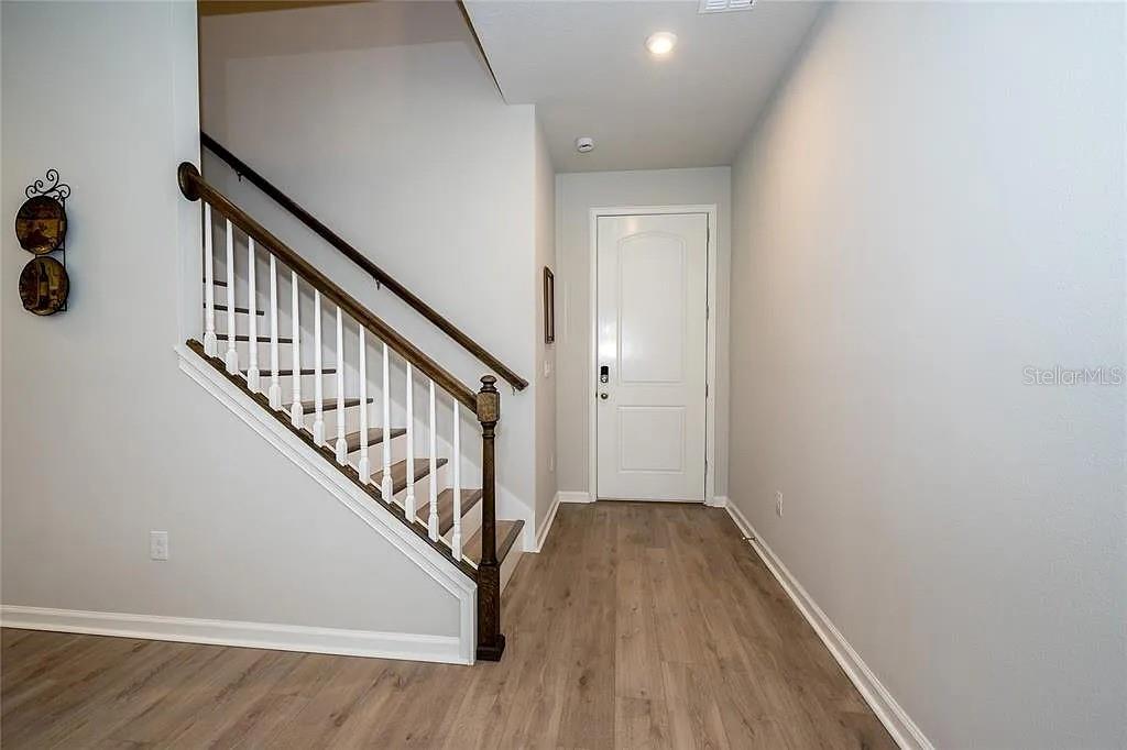 Image 8 of 23 For 26082 Woven Wicker Bend