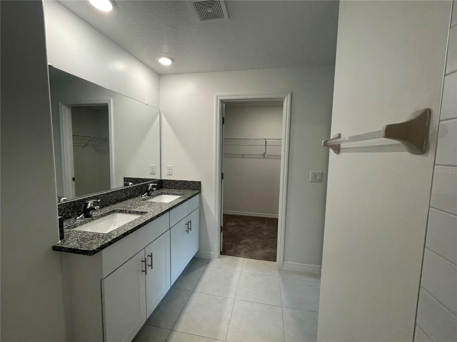 Image 13 of 47 For 36544 Smithfield Ln