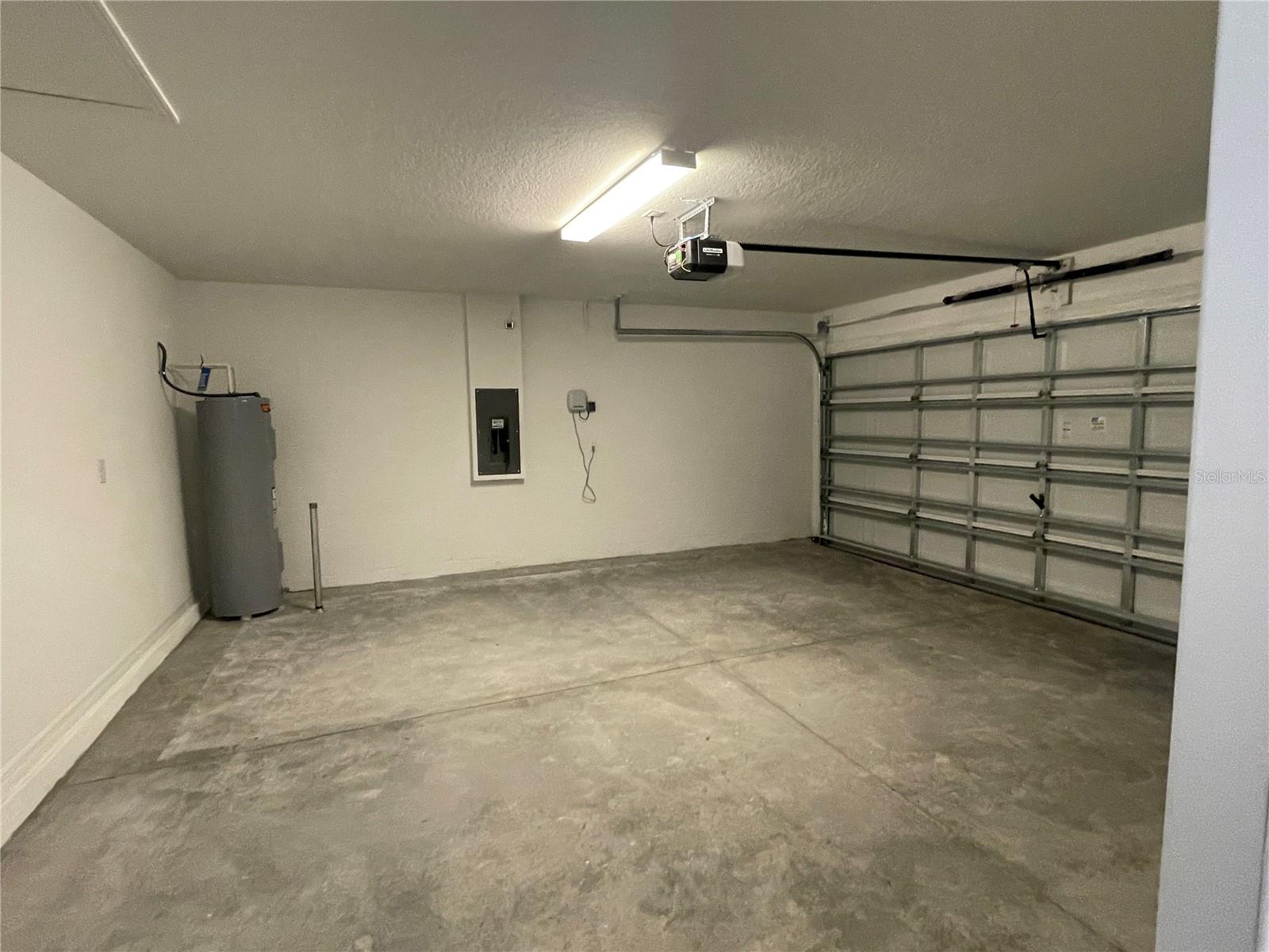 Image 21 of 47 For 36544 Smithfield Ln