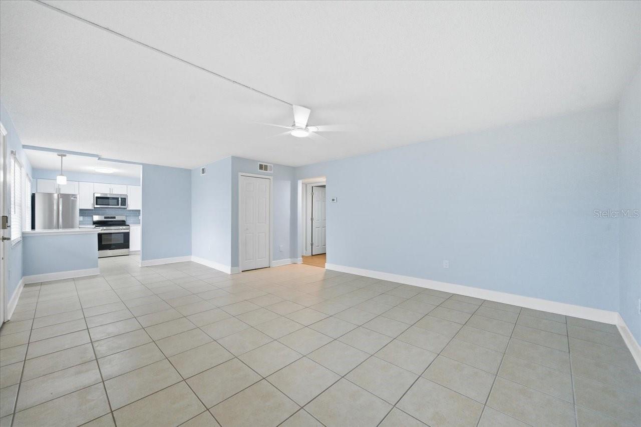 Image 10 of 44 For 17035 Gulf Boulevard 118