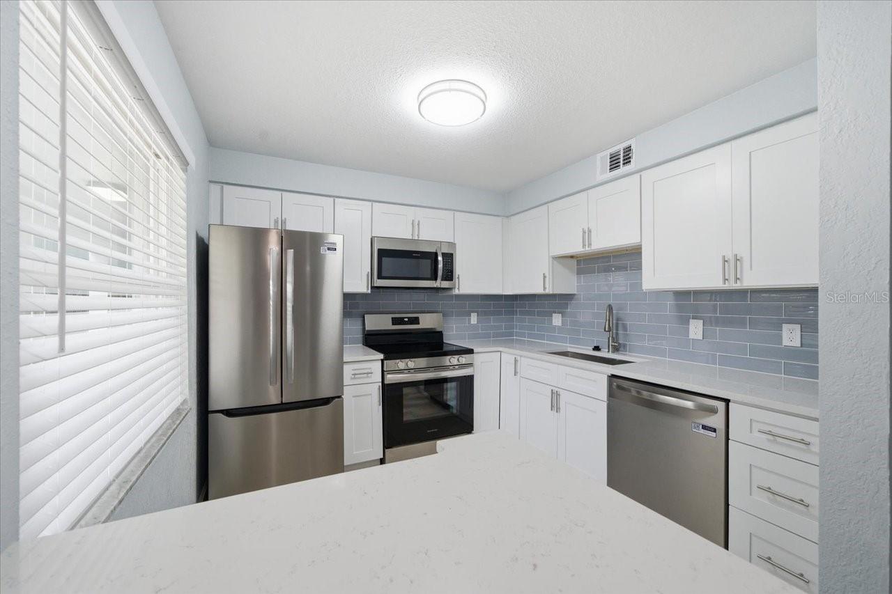 Image 17 of 44 For 17035 Gulf Boulevard 118