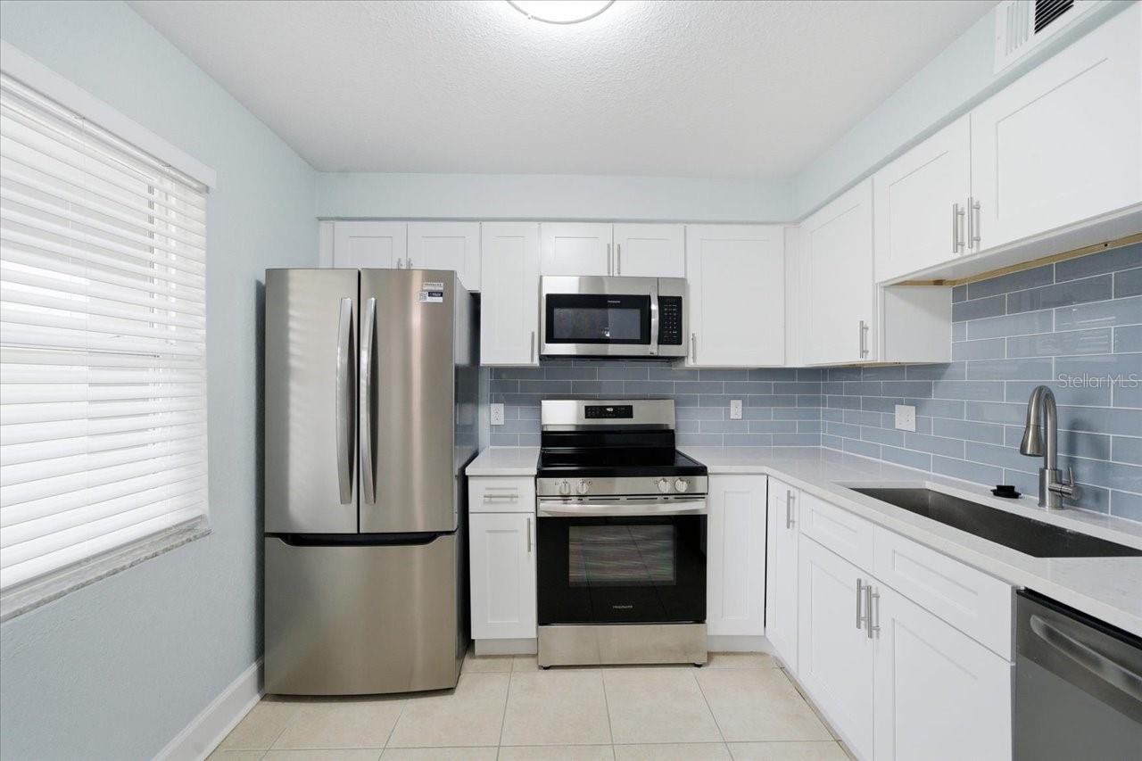 Image 18 of 44 For 17035 Gulf Boulevard 118