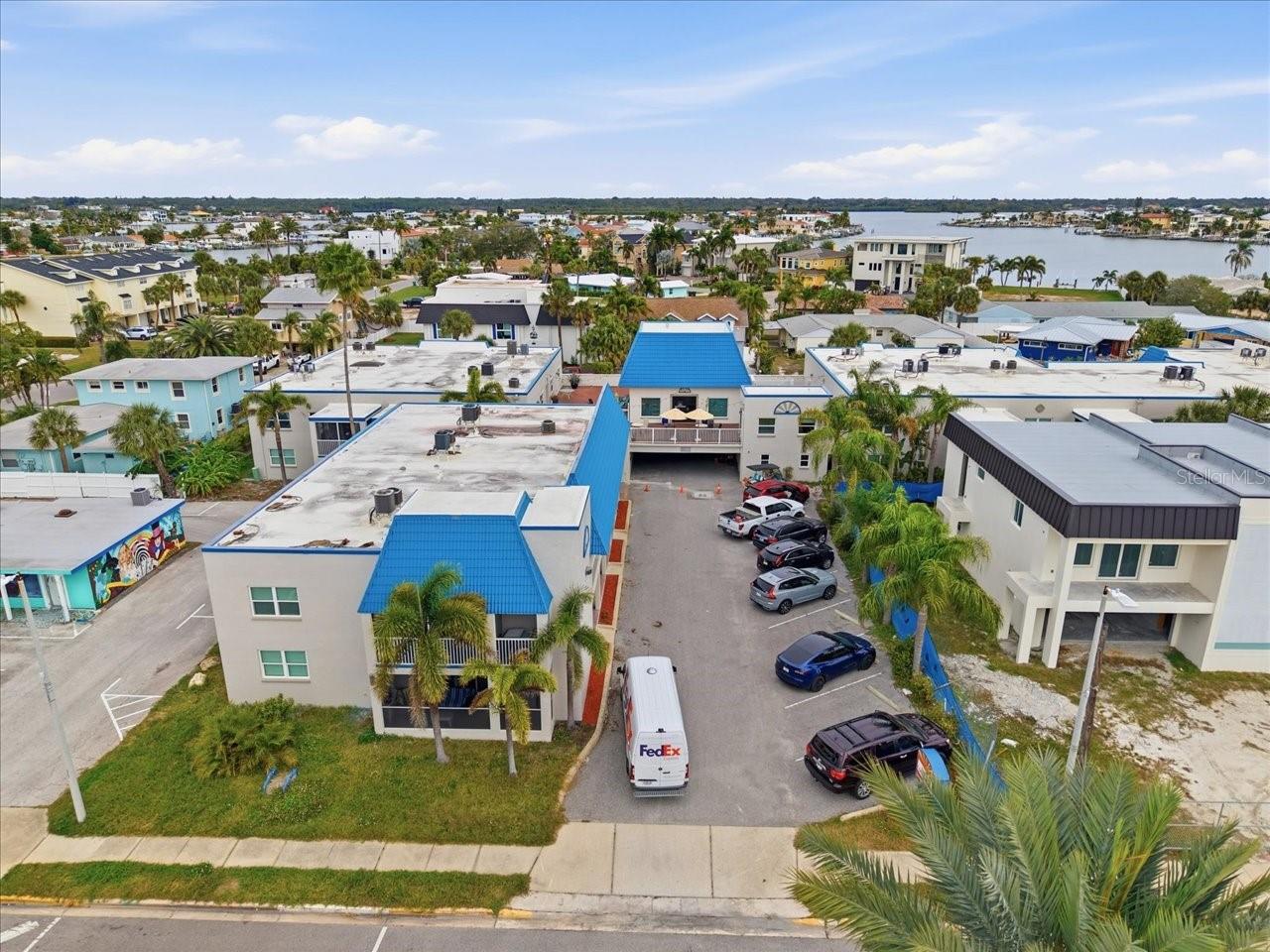 Image 2 of 44 For 17035 Gulf Boulevard 118