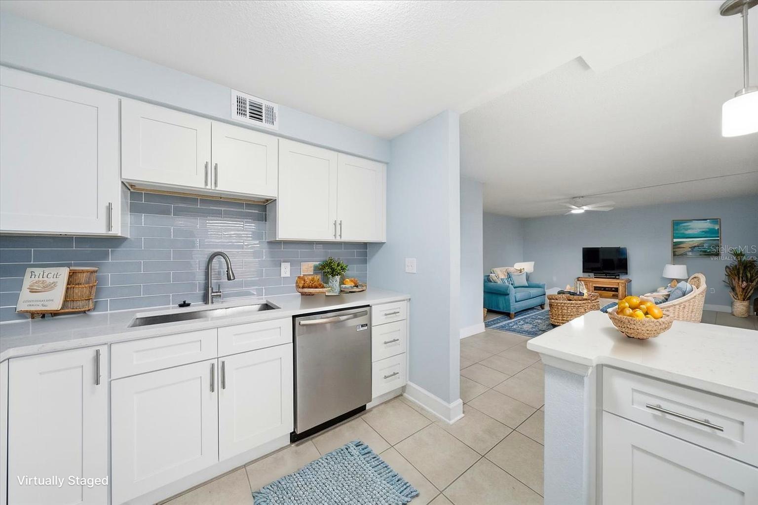 Image 20 of 44 For 17035 Gulf Boulevard 118