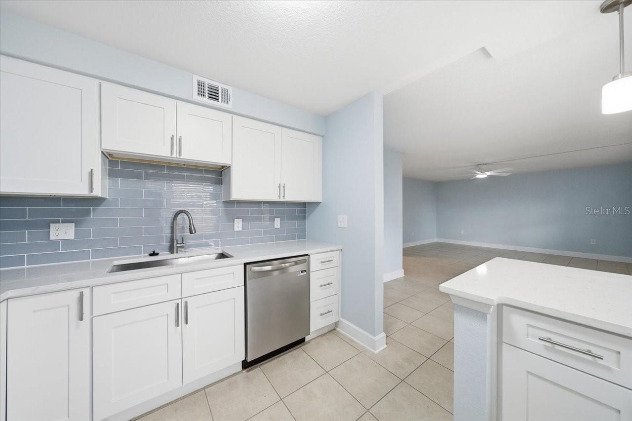 Image 21 of 44 For 17035 Gulf Boulevard 118