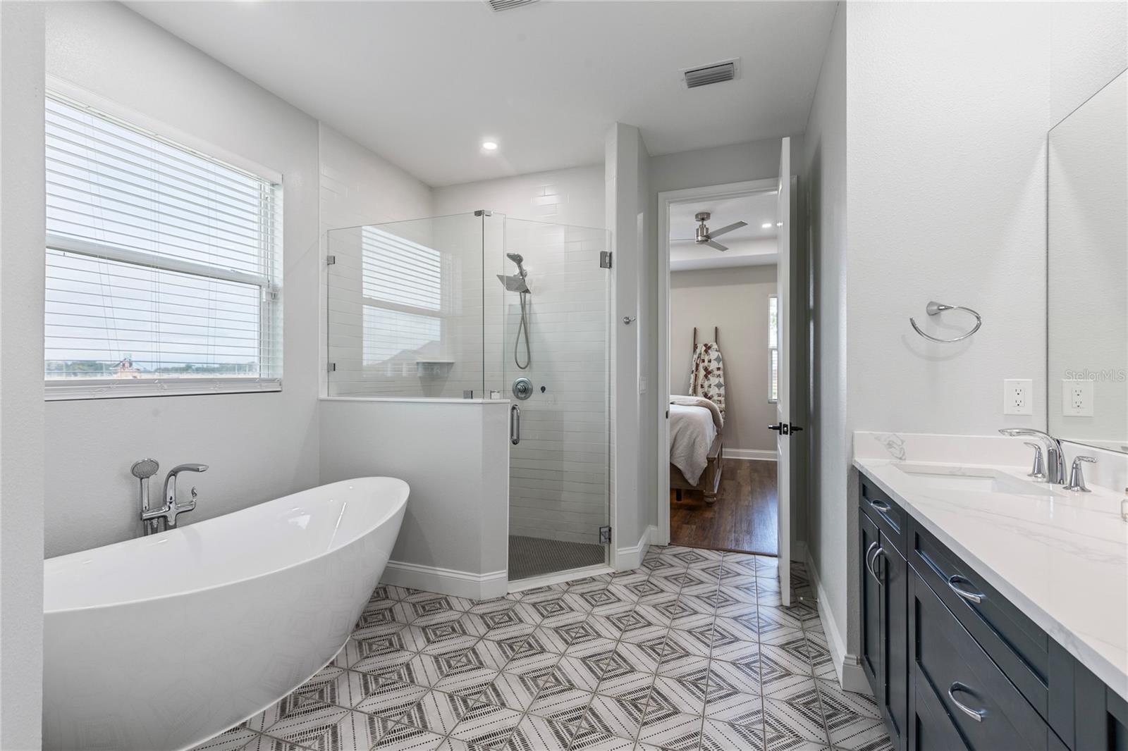 Image 18 of 37 For 32923 Drake Estates Way