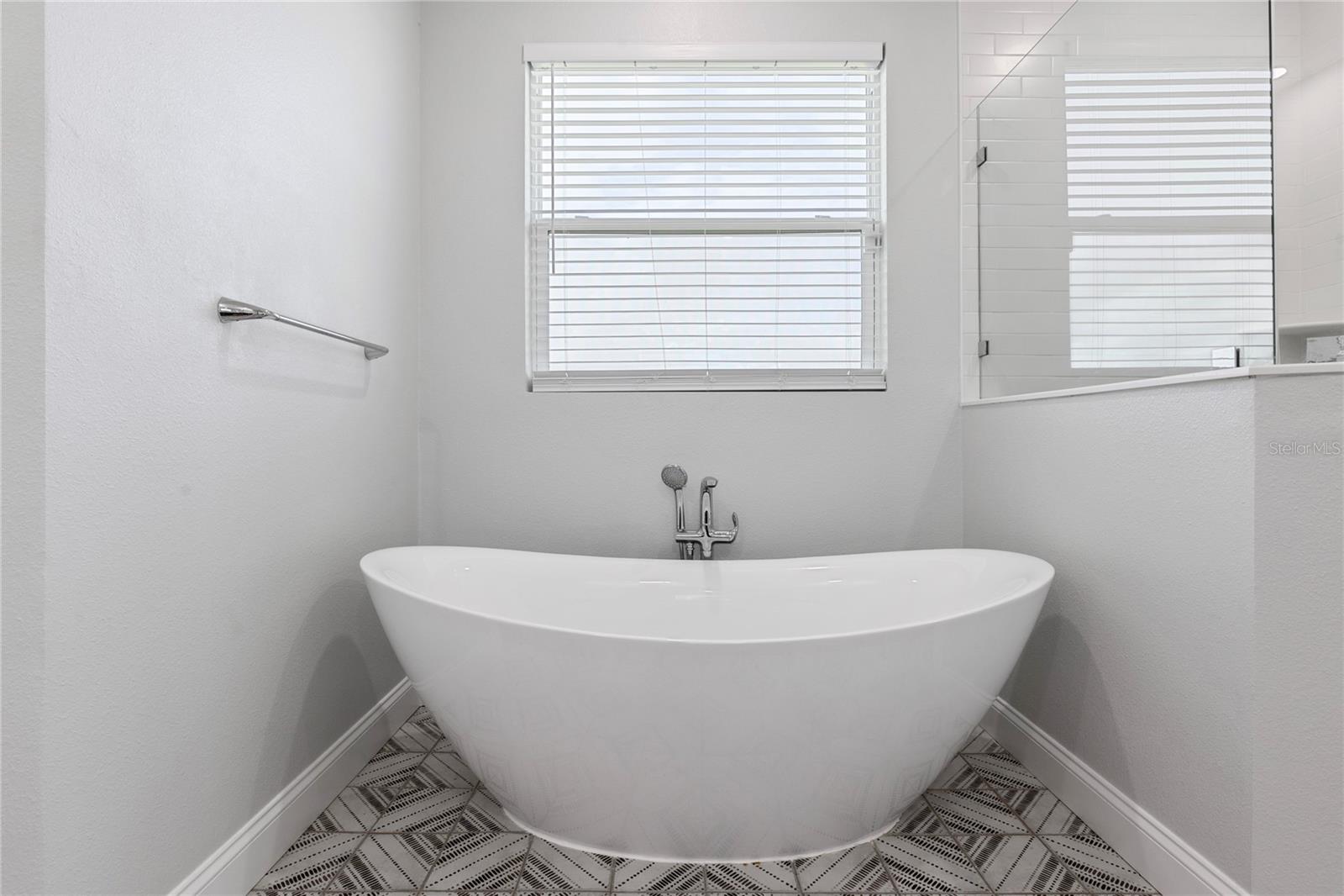 Image 19 of 37 For 32923 Drake Estates Way