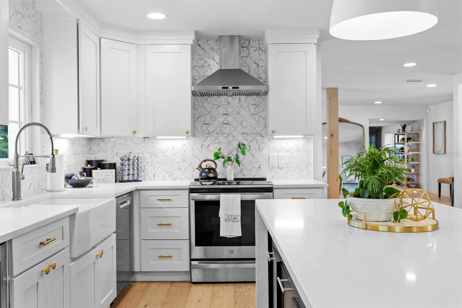 Image 11 of 65 For 4911 Bay Way Place