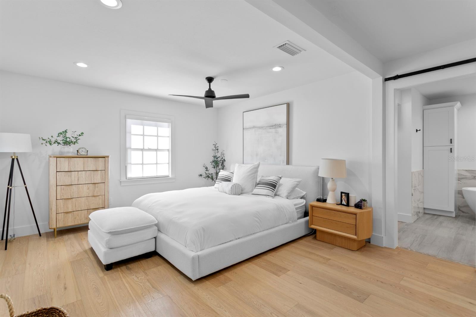 Image 39 of 65 For 4911 Bay Way Place