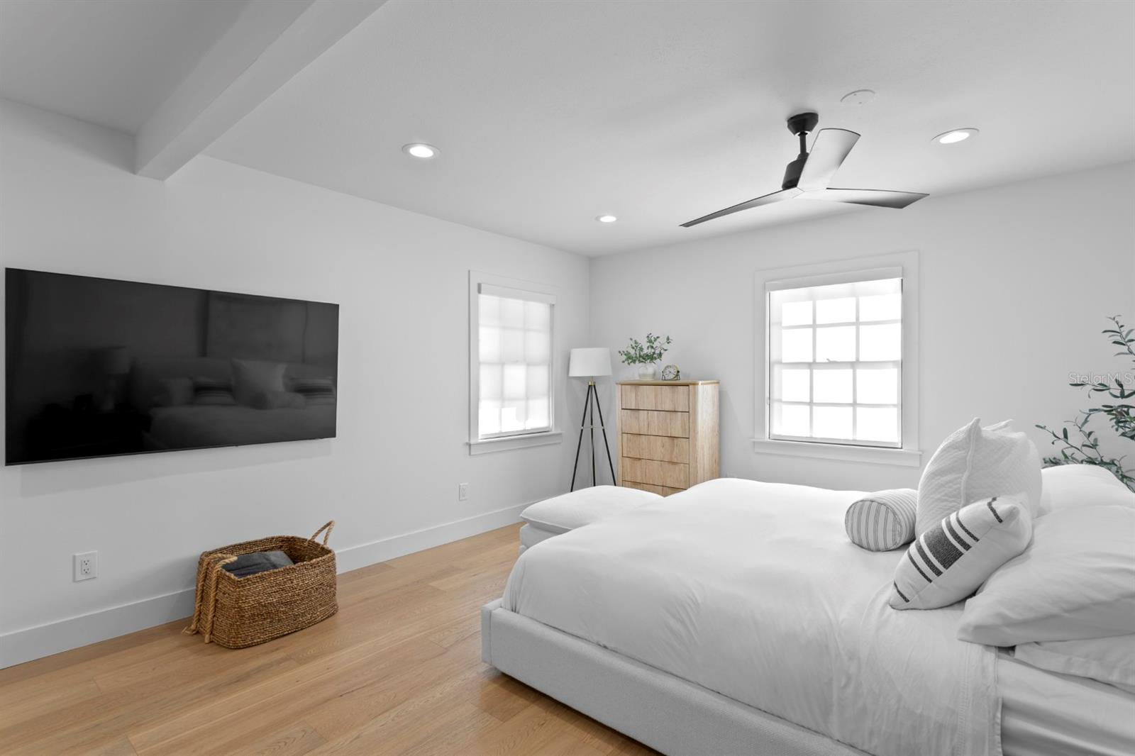 Image 40 of 65 For 4911 Bay Way Place