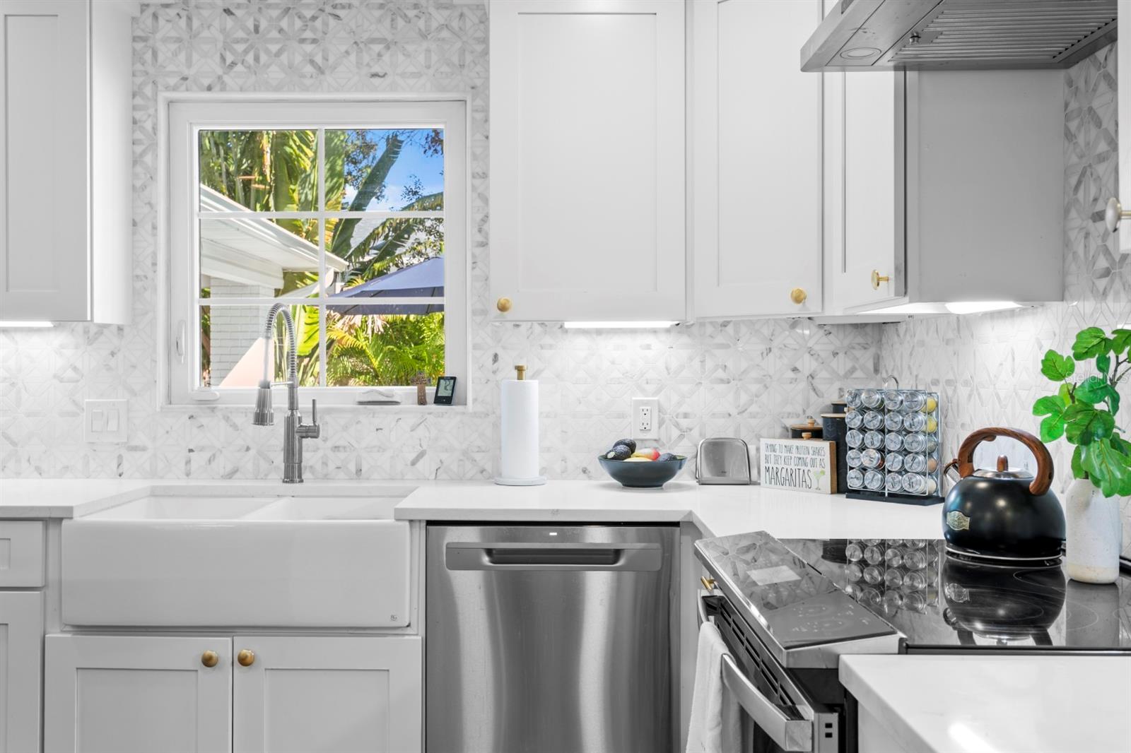 Image 8 of 65 For 4911 Bay Way Place