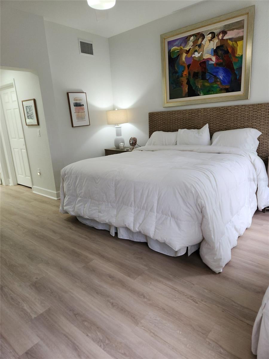 Image 13 of 33 For 17298 Acapulco Road 512