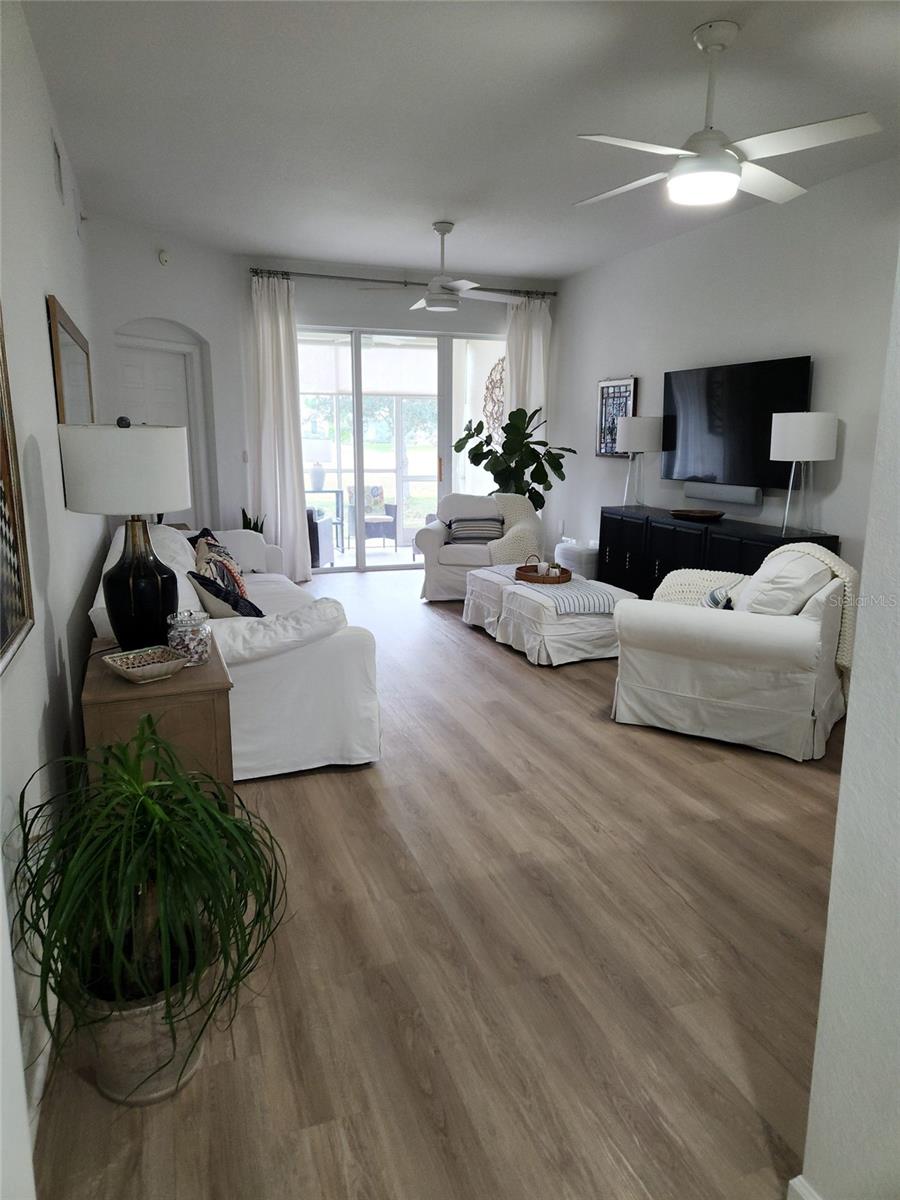 Image 2 of 33 For 17298 Acapulco Road 512