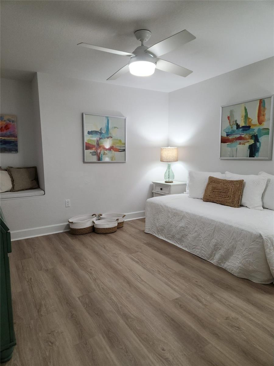 Image 22 of 33 For 17298 Acapulco Road 512