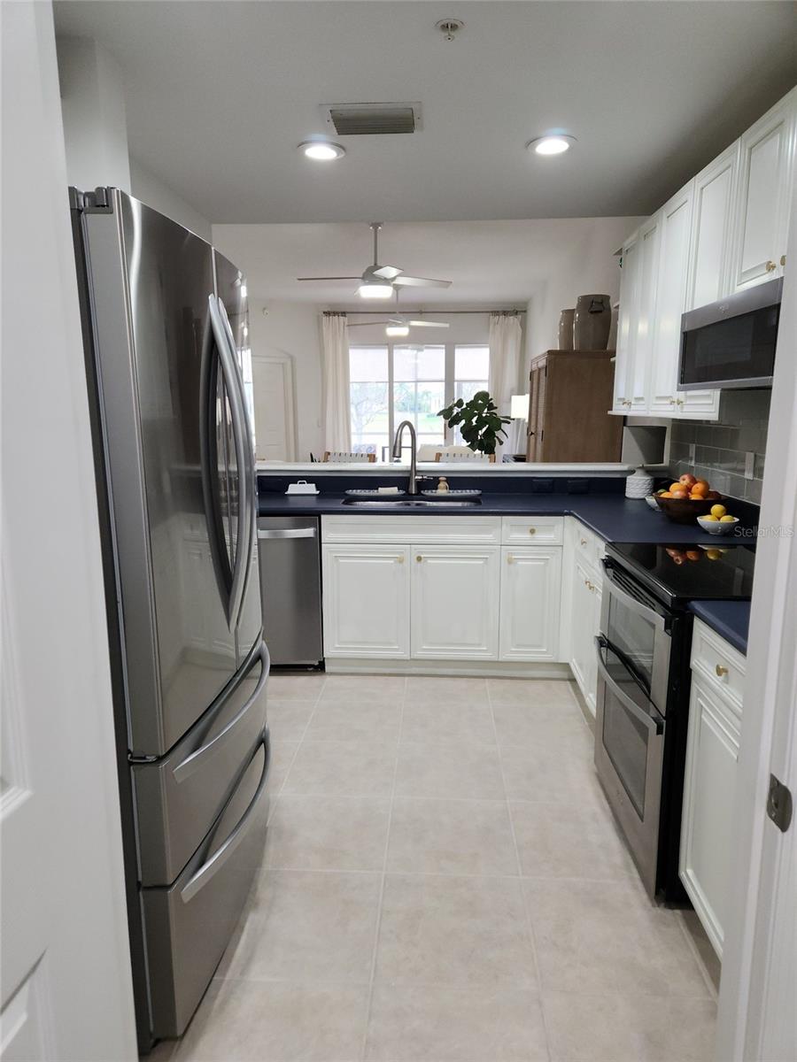 Image 8 of 33 For 17298 Acapulco Road 512