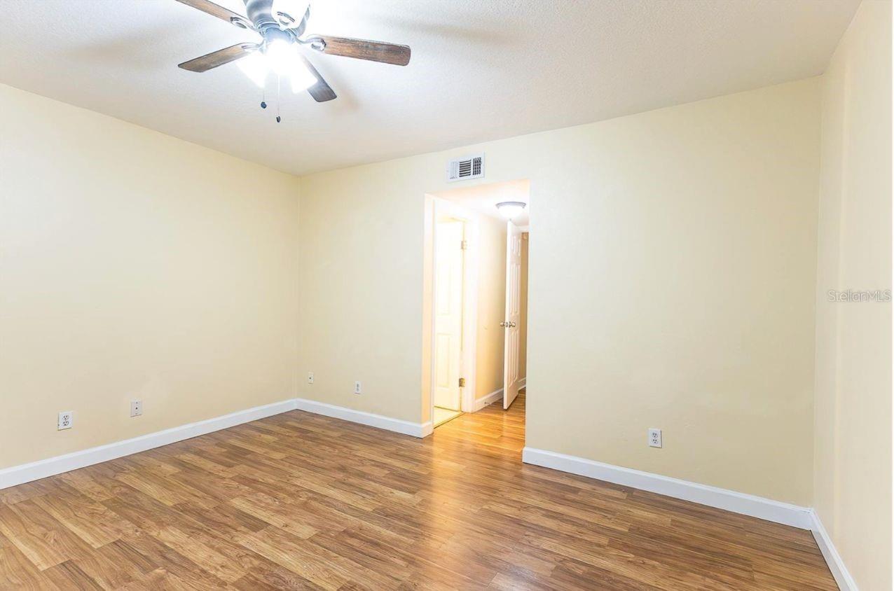 Image 10 of 14 For 6332 Newtown Circle 32b2