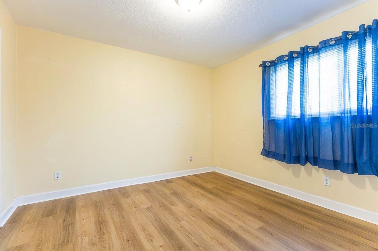 Image 11 of 14 For 6332 Newtown Circle 32b2