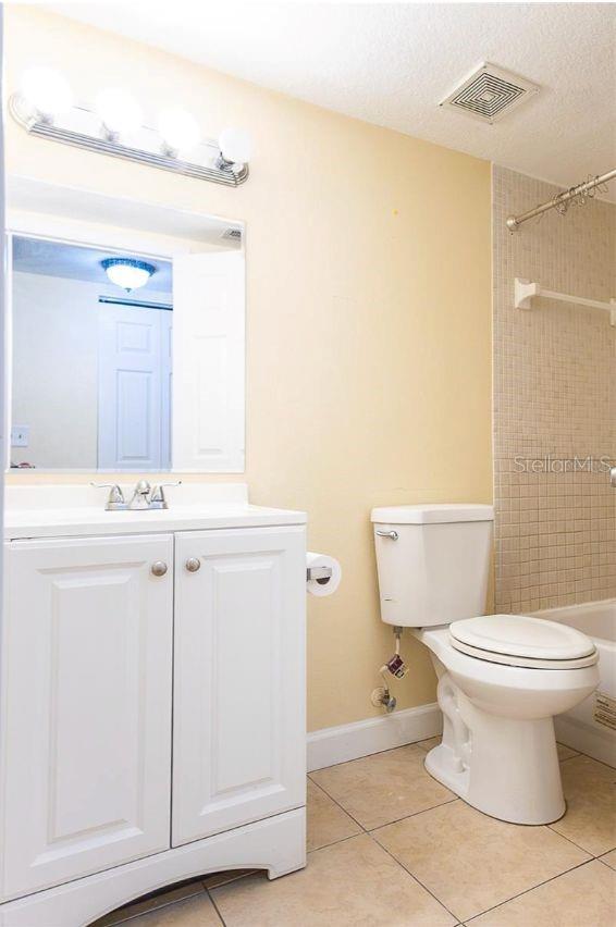 Image 12 of 14 For 6332 Newtown Circle 32b2