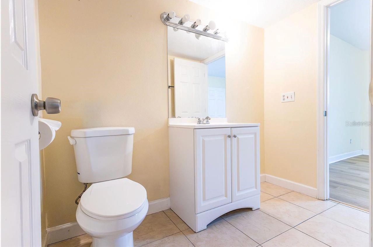 Image 8 of 14 For 6332 Newtown Circle 32b2