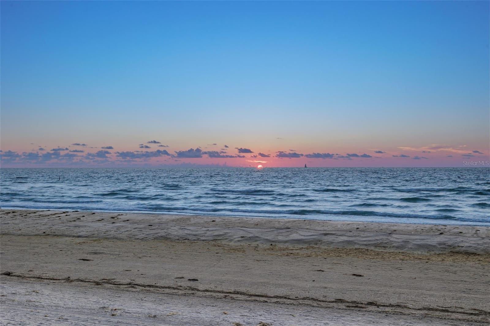 Image 44 of 56 For 1600 Gulf Boulevard 618