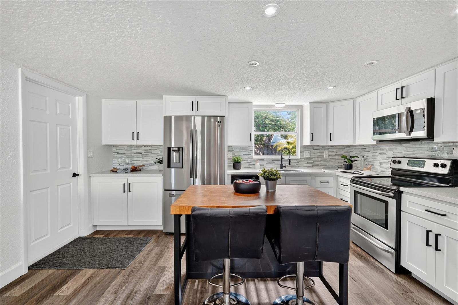 Image 11 of 35 For 11119 Temple Avenue