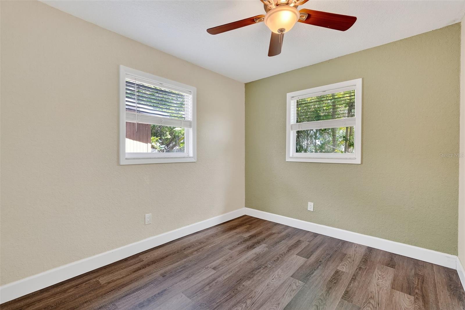 Image 17 of 35 For 11119 Temple Avenue