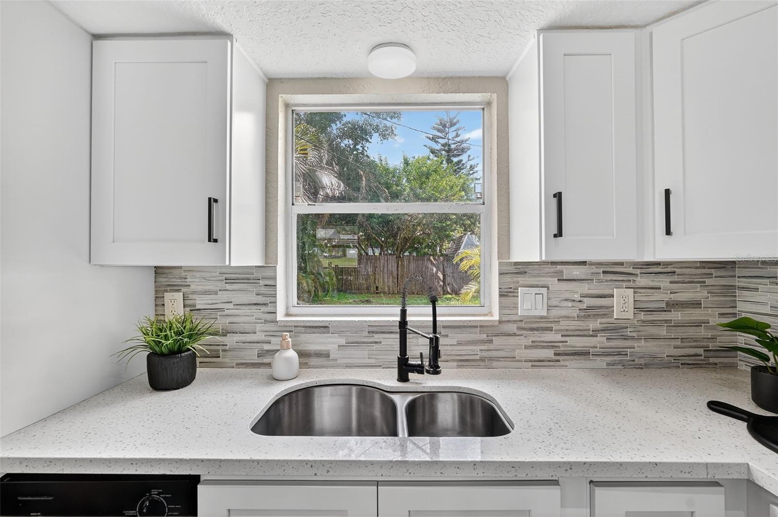 Image 9 of 35 For 11119 Temple Avenue