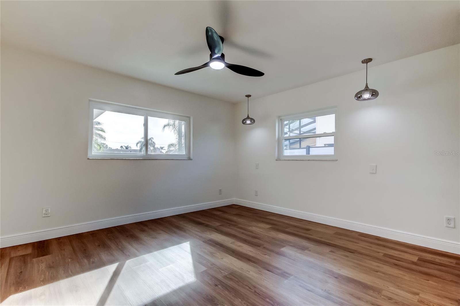 Image 12 of 28 For 8722 Elmwood Lane