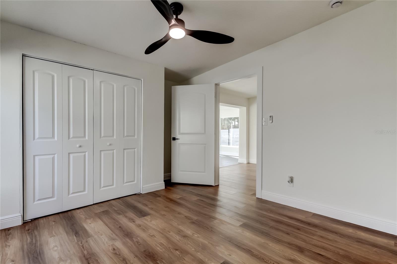 Image 17 of 28 For 8722 Elmwood Lane