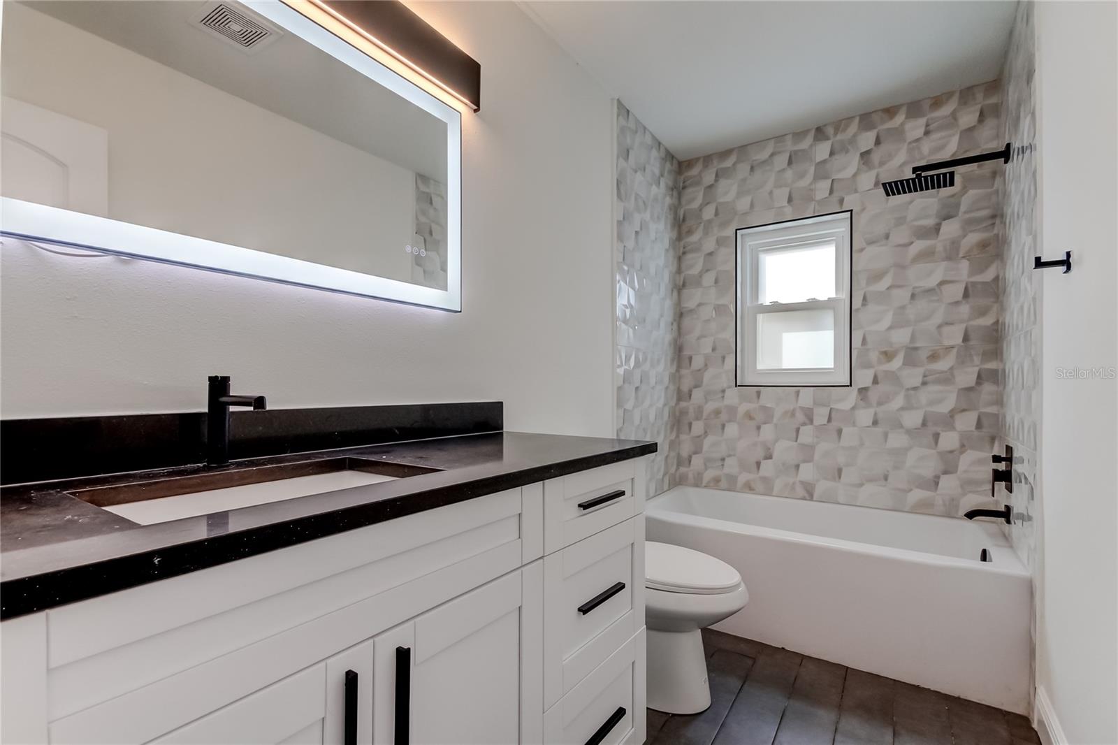 Image 18 of 28 For 8722 Elmwood Lane