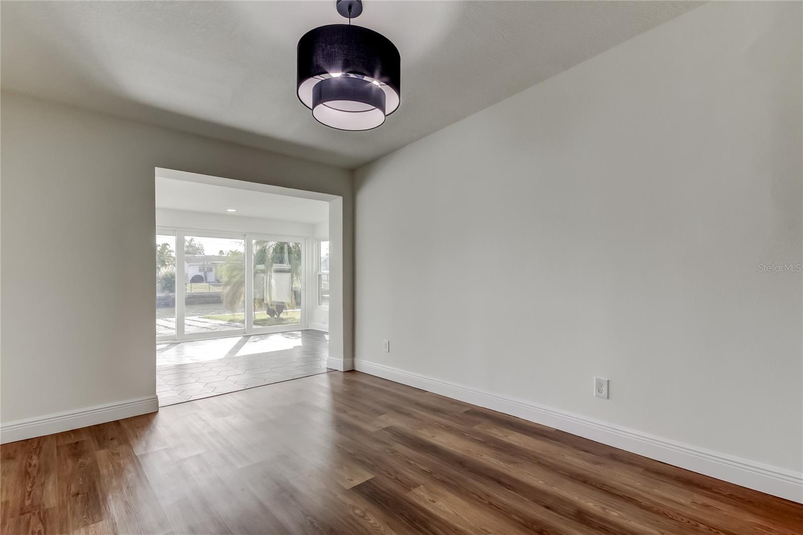 Image 21 of 28 For 8722 Elmwood Lane