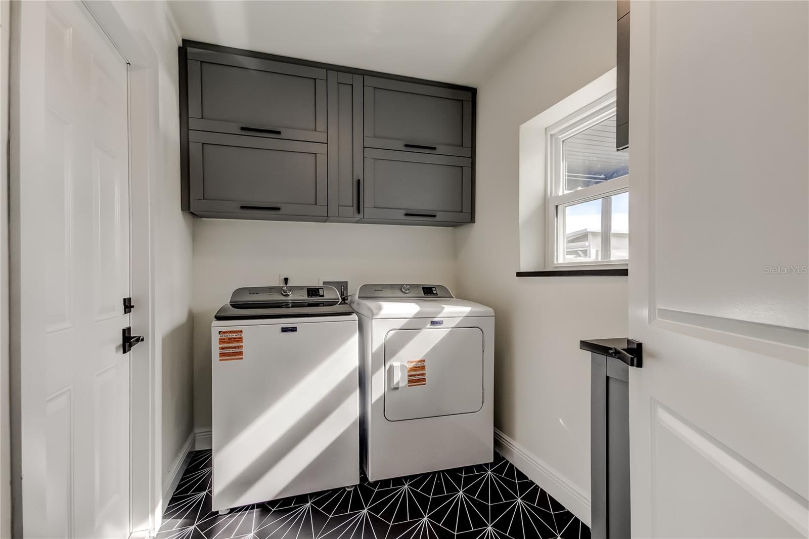 Image 23 of 28 For 8722 Elmwood Lane