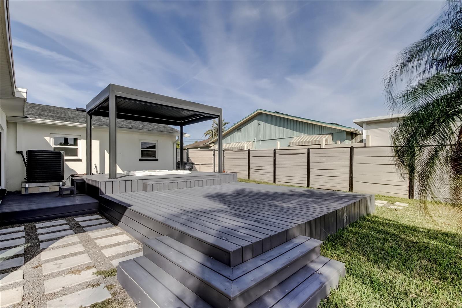 Image 25 of 28 For 8722 Elmwood Lane