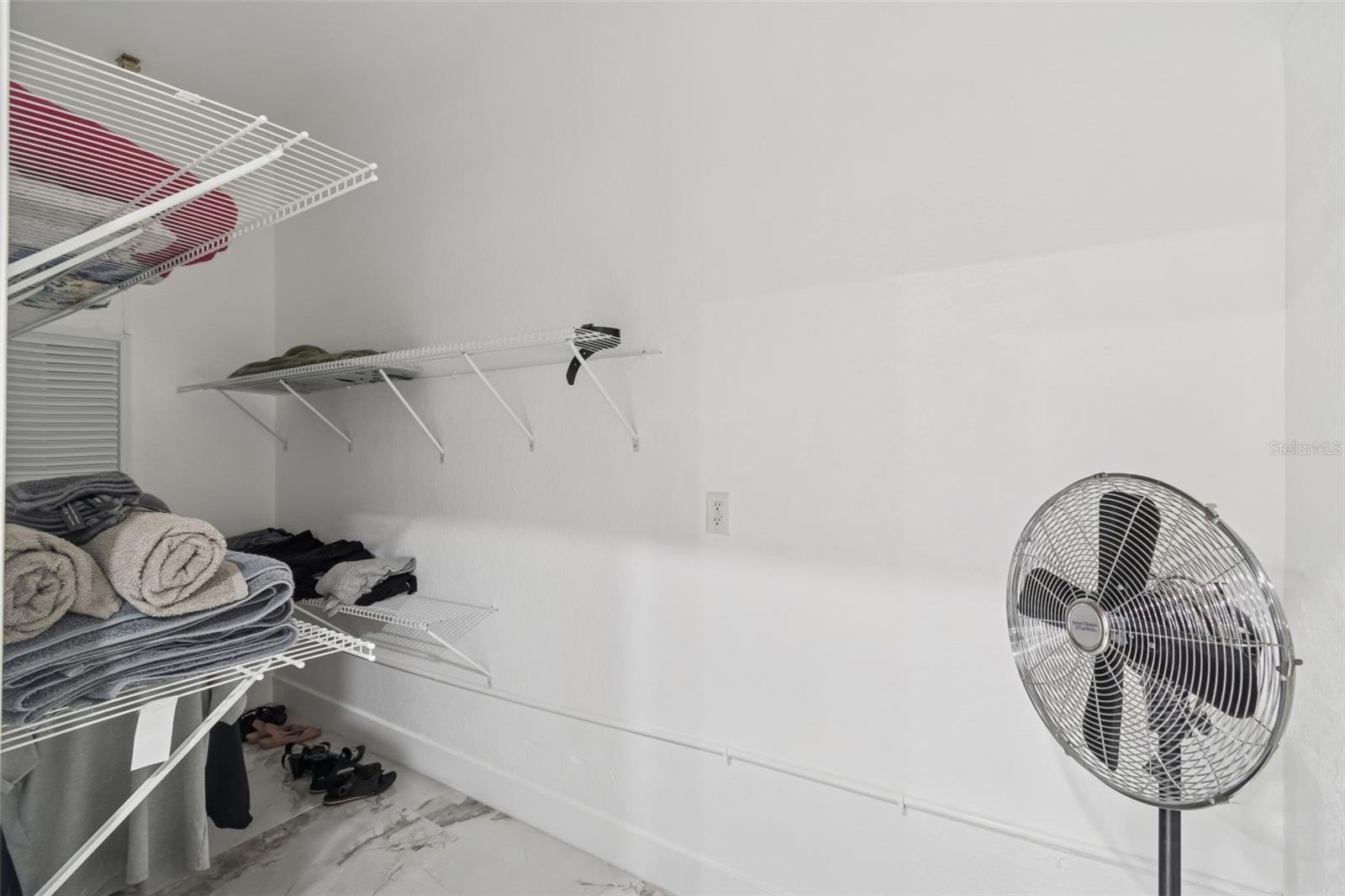 Image 29 of 56 For 9078 Birmingham Avenue