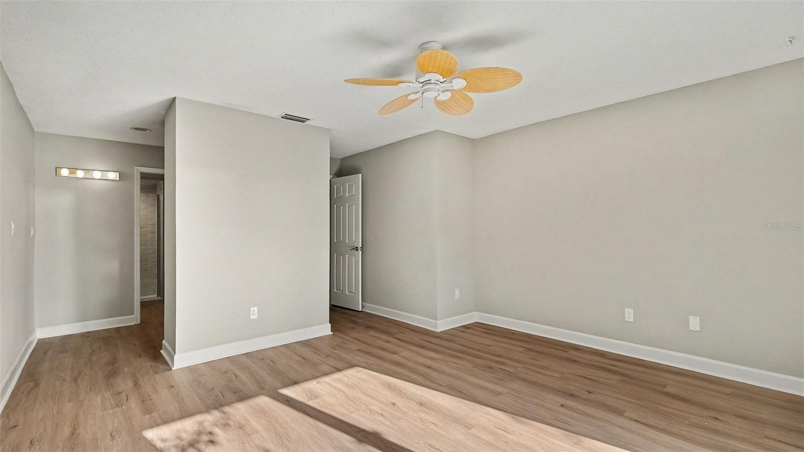 Image 14 of 30 For 11616 Kingfisher Court 180