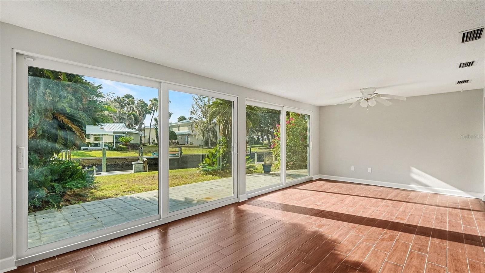 Image 25 of 30 For 11616 Kingfisher Court 180