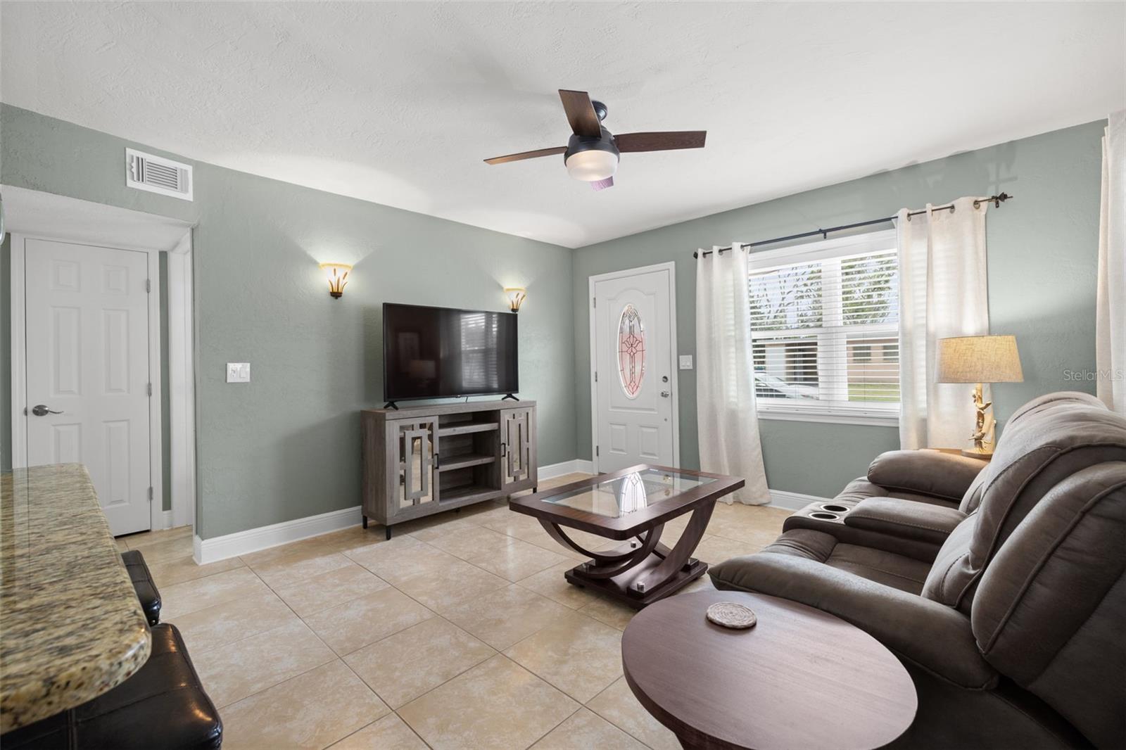 Image 7 of 37 For 7285 14th Avenue S