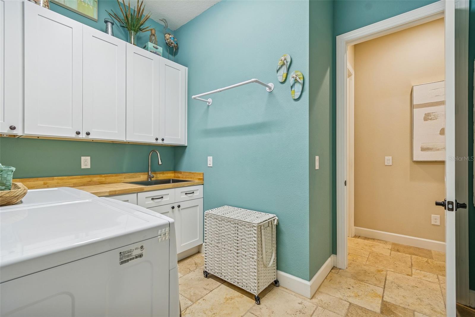 Image 30 of 76 For 8551 Grand Alberato Road