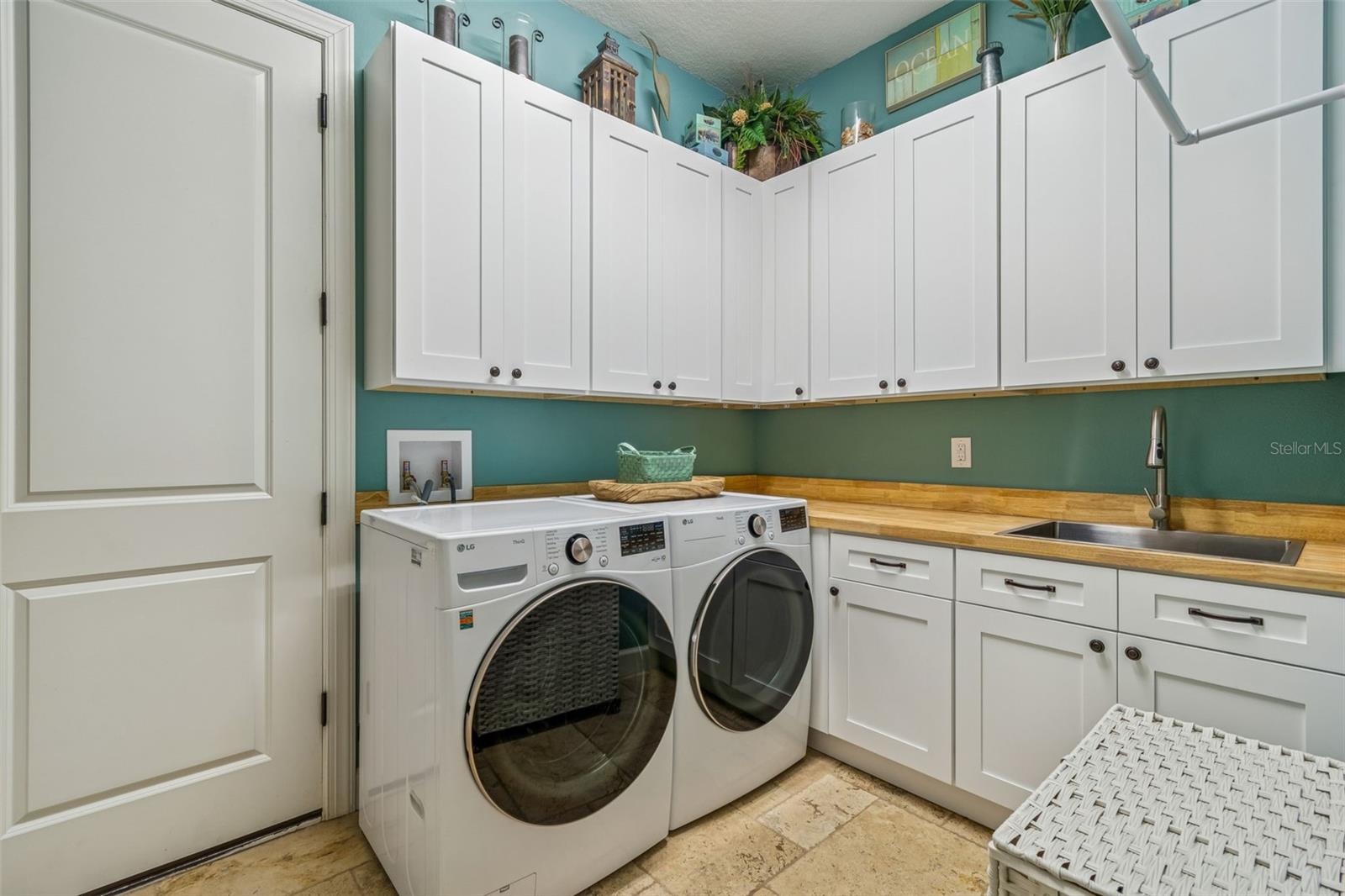 Image 31 of 76 For 8551 Grand Alberato Road