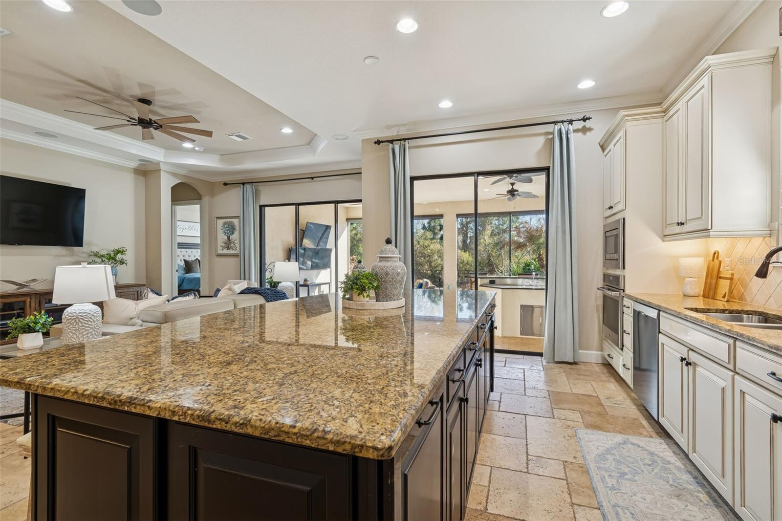 Image 42 of 76 For 8551 Grand Alberato Road