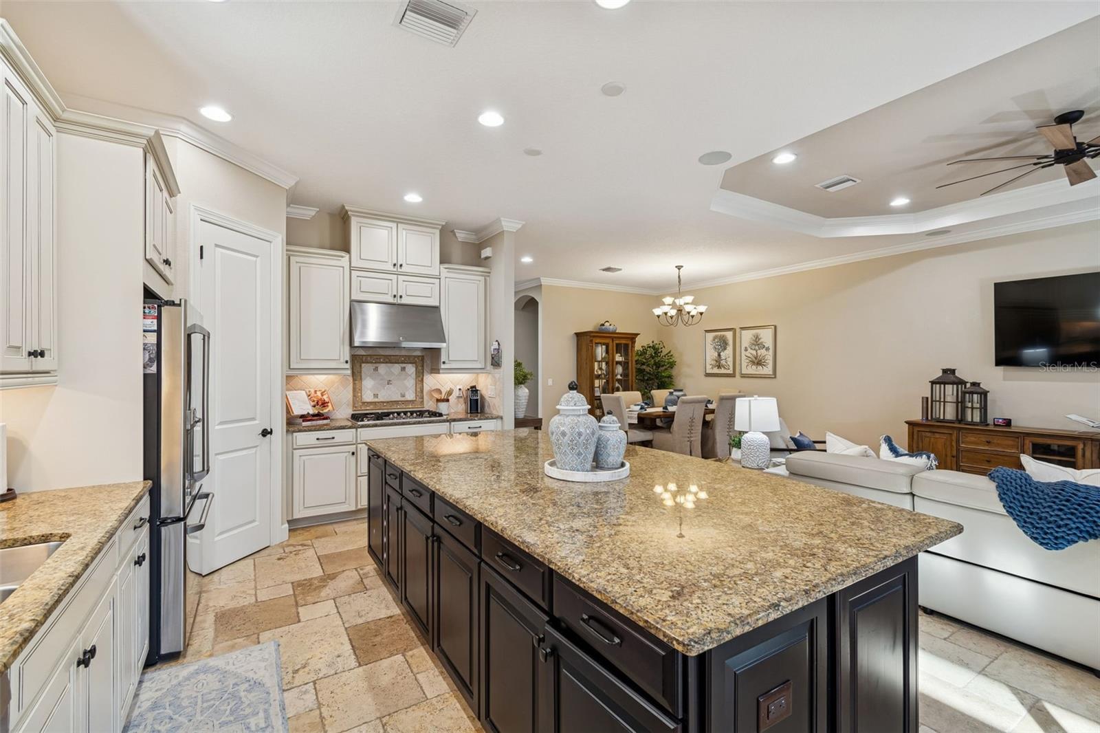 Image 8 of 76 For 8551 Grand Alberato Road