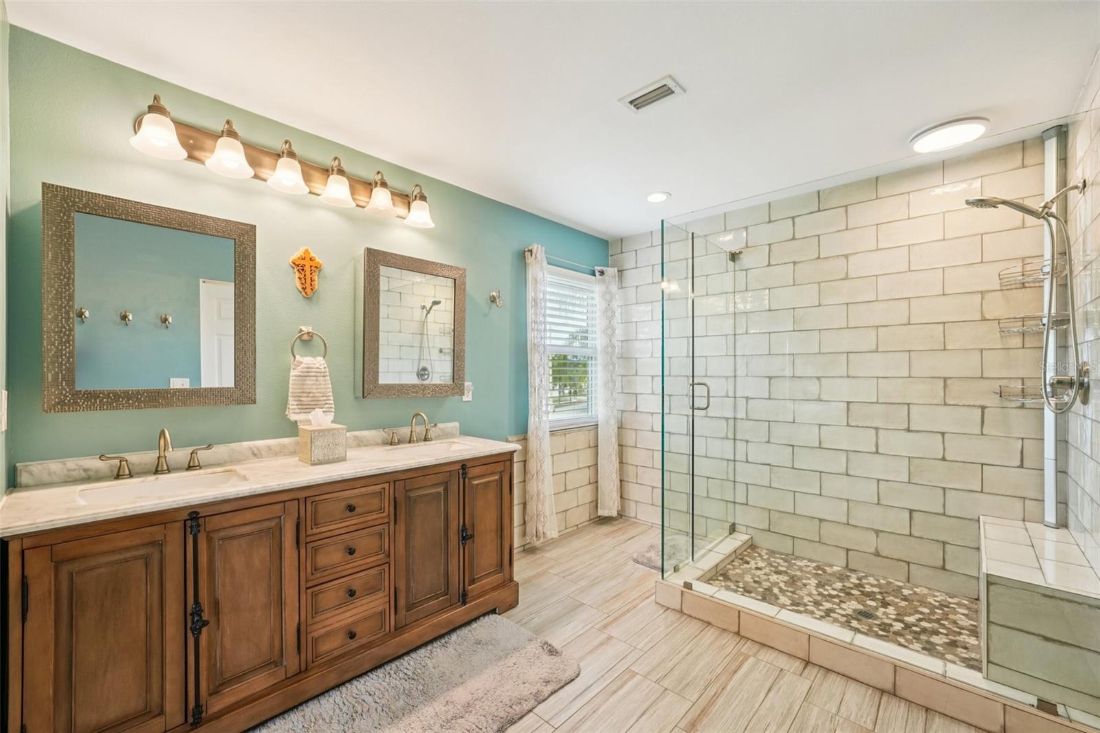 Image 20 of 42 For 4932 Dunnwoody Place