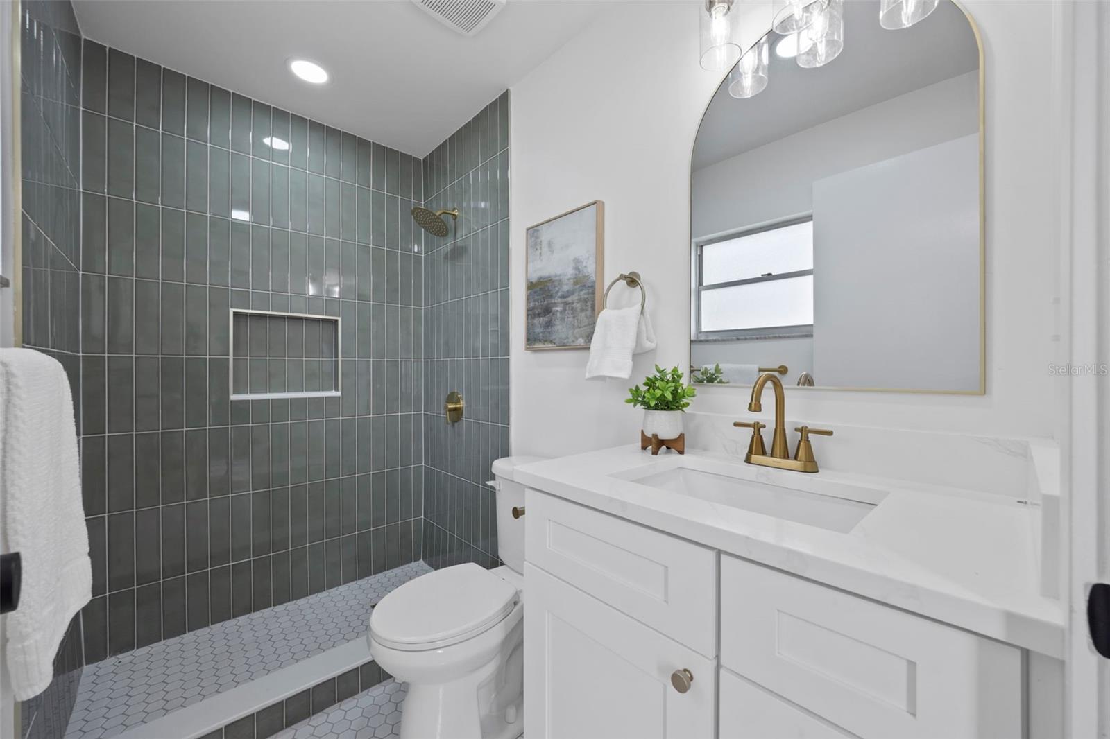 Image 22 of 34 For 6803 123rd Avenue